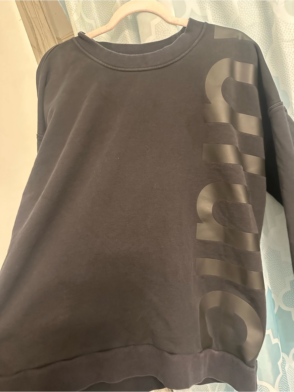 Black Womens Lululemon Crewneck Sweatshirt with Vertical Logo- XL